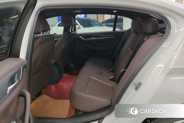 BMW 5 series PHEV id 3869940 из Китая 11