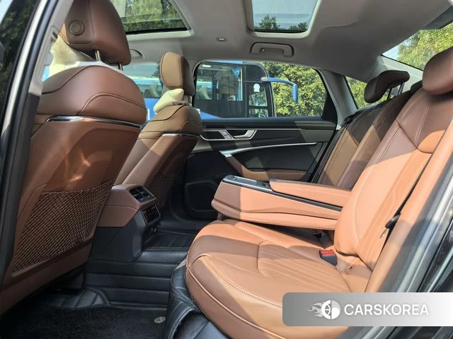 Audi A6L id 4278776 из Китая 14