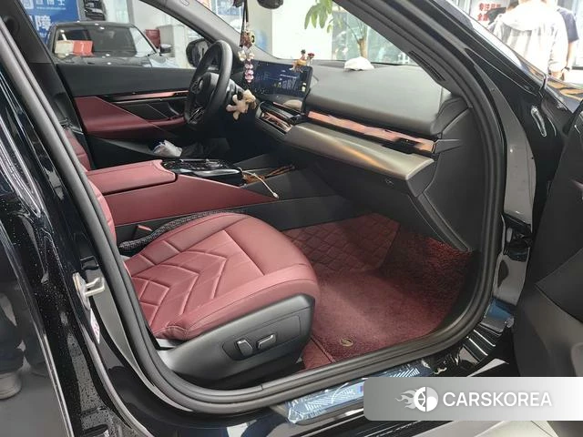 BMW 5 series 2024 Черный из Китая, фото 6