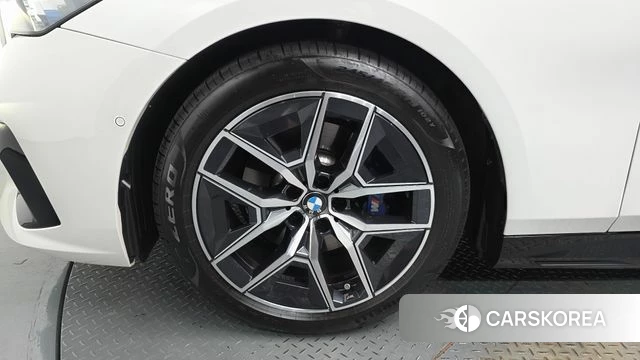 BMW 5 Series (G60) id 4432830 из Кореи 30