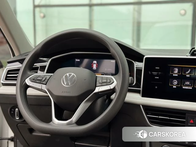 Volkswagen Tiguan L id 4208576 из Китая 14