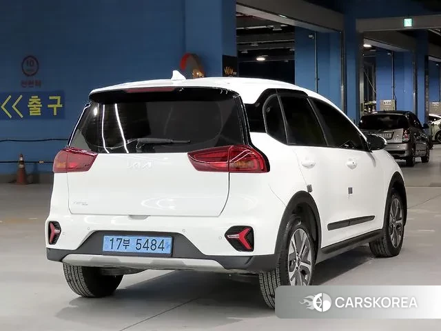 Kia Niro Plus id 3643632 из Кореи 13