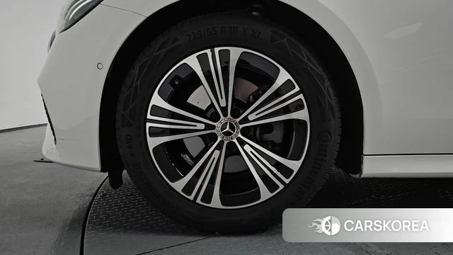 Mercedes-Benz E-Class W214 id 4655628 из Кореи 29