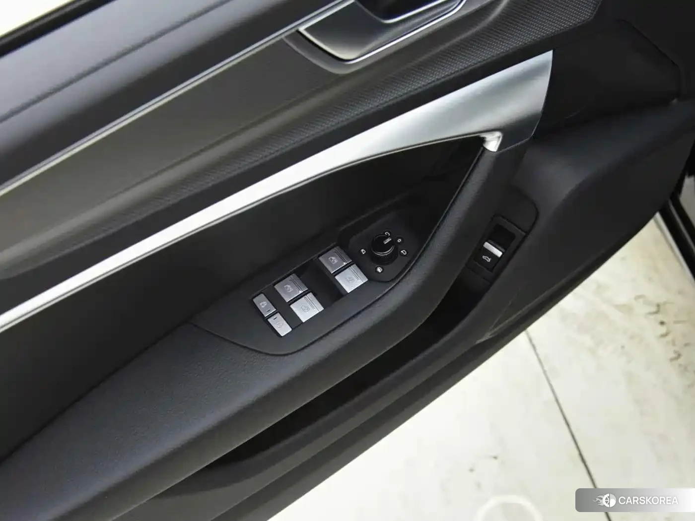Audi A6L id 4627989 из Китая 9