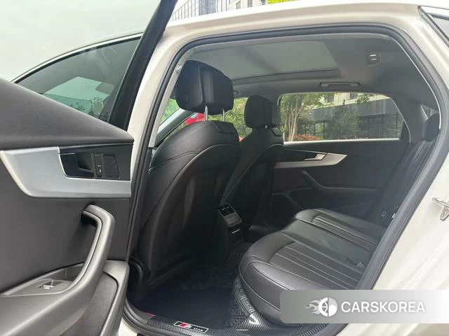 Audi A4L 2022 Белый из Китая, фото 4