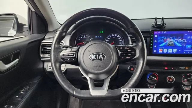 Kia Stonic id 2690332 из Кореи 14