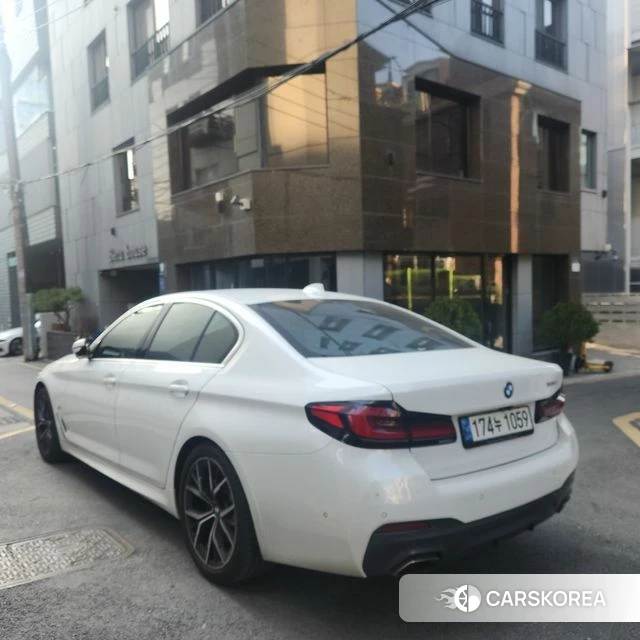 BMW 5 Series (G30) 2022 Белый из Кореи, фото 4