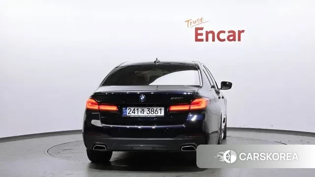 BMW 5 Series (G30) id 3635322 из Кореи 14