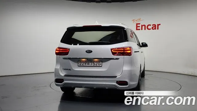 Kia The New Carnival id 2716578 из Кореи 14