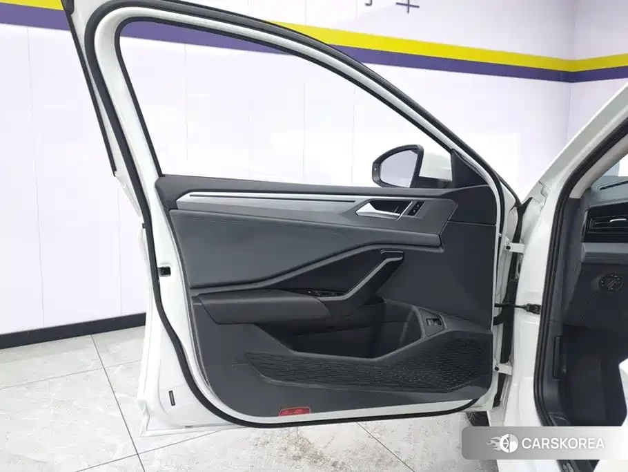Volkswagen Sagitar id 4628112 из Китая 10