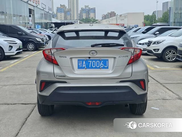 Toyota C-HR id 4367081 из Китая 9