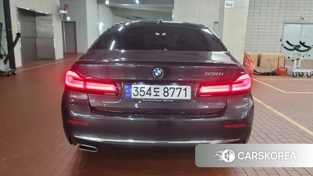 BMW 5 Series (G30) 2023 Серый из Кореи, фото 4