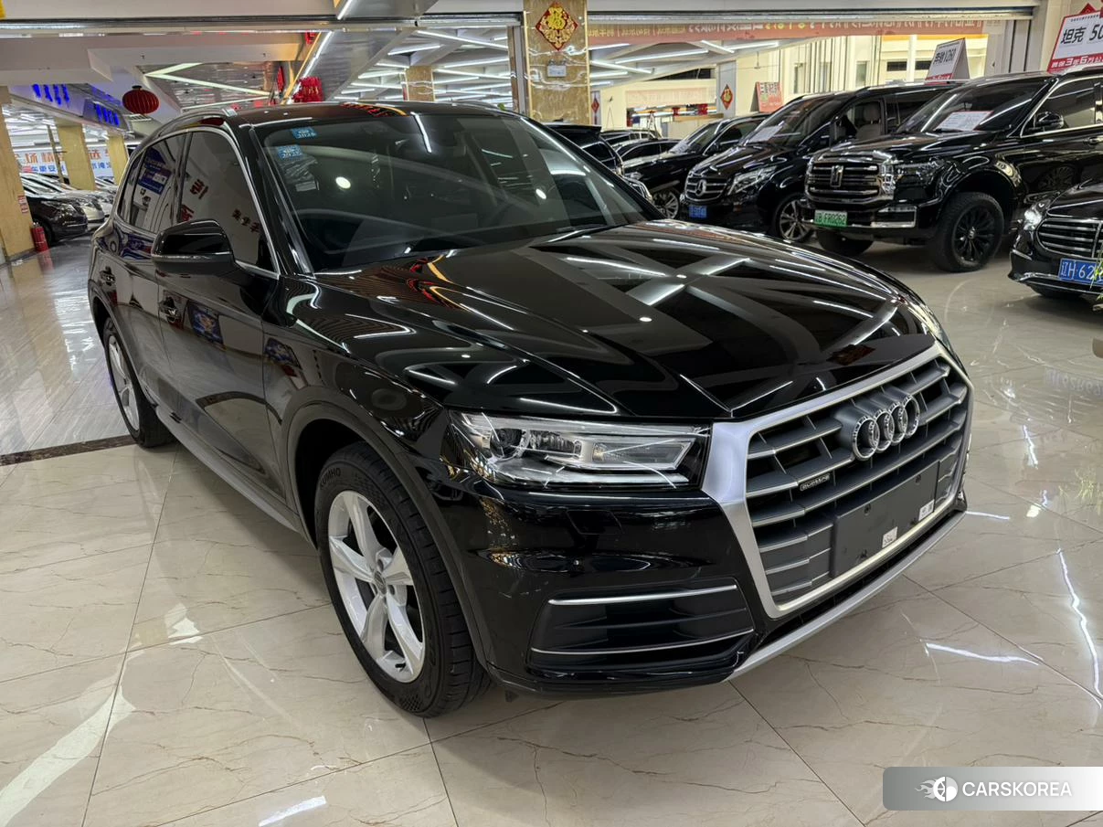 Audi Q5L 2020 Черный из Китая, фото 4