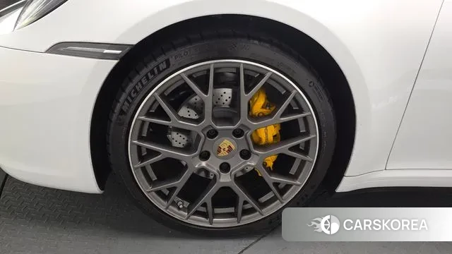 Porsche 911(992) id 3739482 из Кореи 14