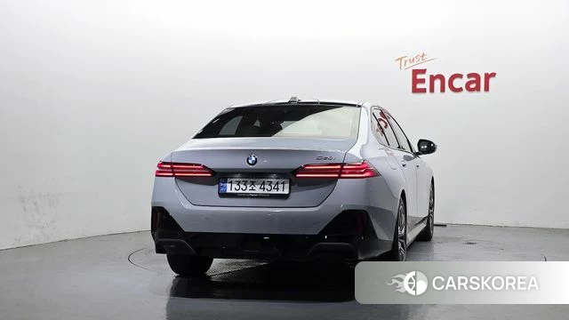 BMW 5 Series (G60) id 4505613 из Кореи 26