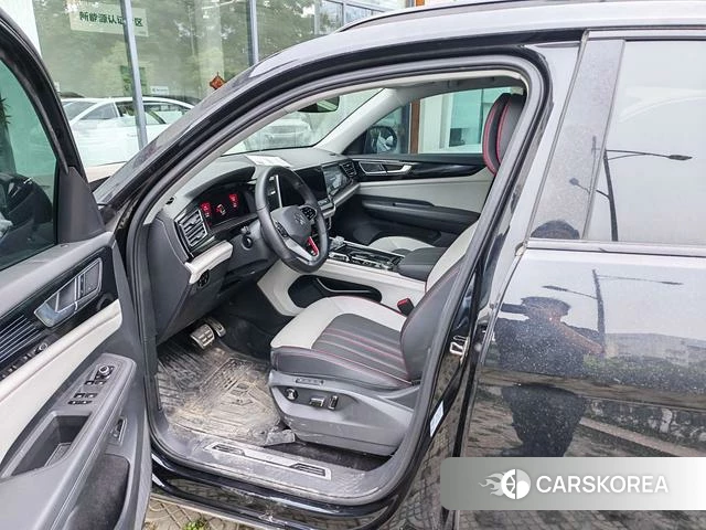 Volkswagen Tourang 2024 Черный из Китая, фото 4