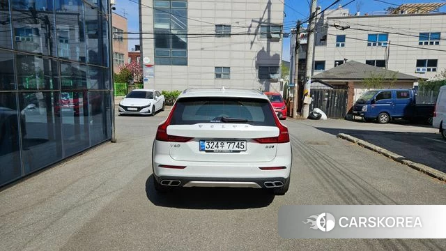 Volvo V60 Cross-Country 2nd Generation 2021 Белый из Кореи, фото 6