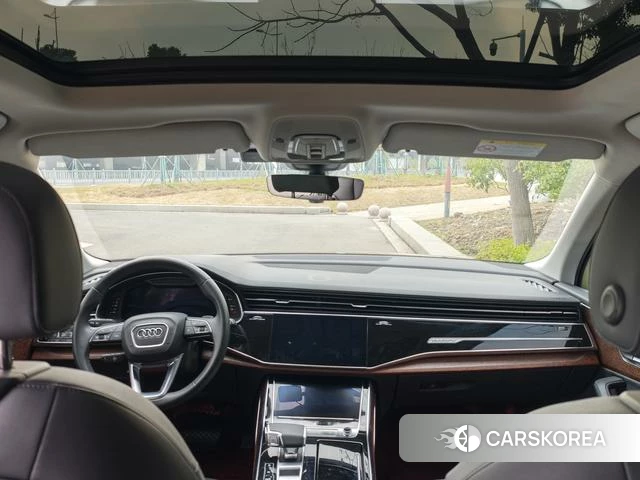 Audi Q7 2023 Черный из Китая, фото 5
