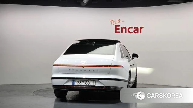 Hyundai Grandeur (GN7) id 3909762 из Кореи 14