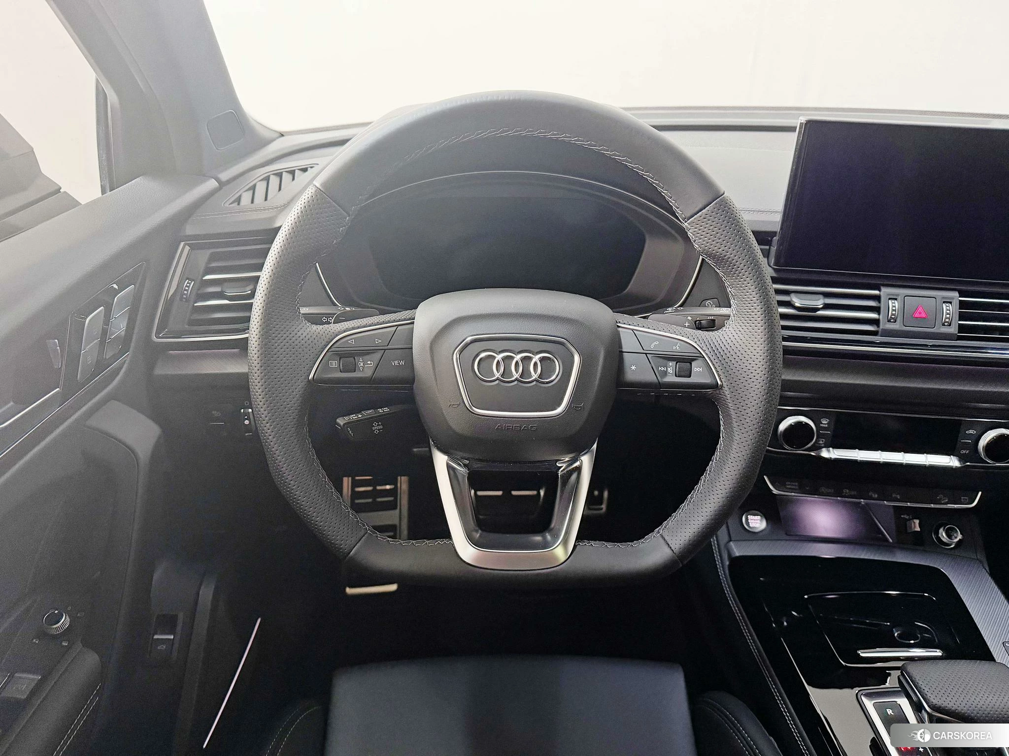 Audi Q5L id 4486250 из Китая 9