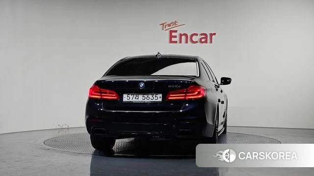 BMW 5 Series (G30) id 4197257 из Кореи 14