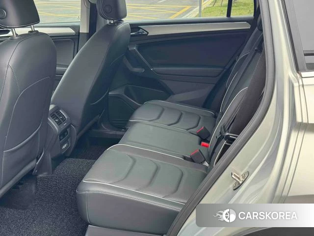 Volkswagen Tiguan L PHEV id 4219272 из Китая 9