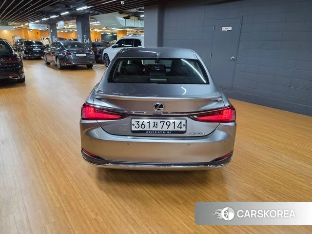Lexus ES300h 7th generation id 4511103 из Кореи 12