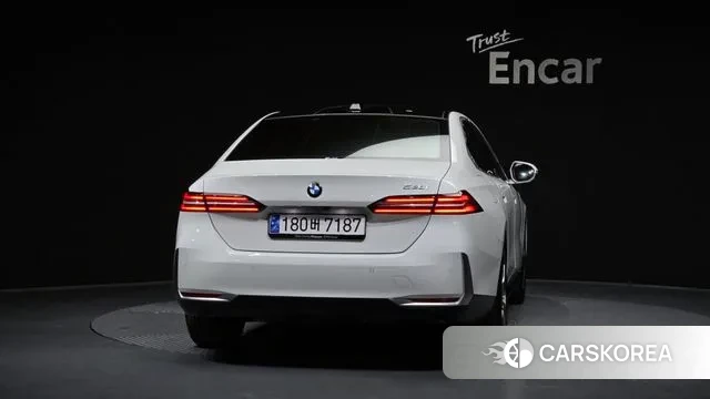 BMW 5 Series (G60) id 3610084 из Кореи 14