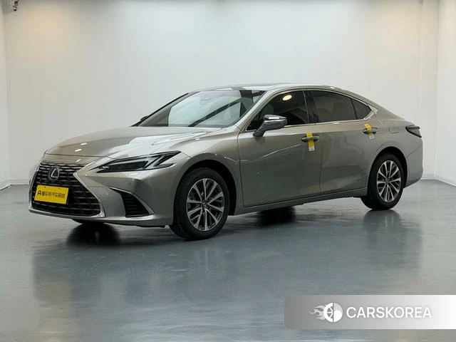 Lexus ES id 4259796 из Китая 14