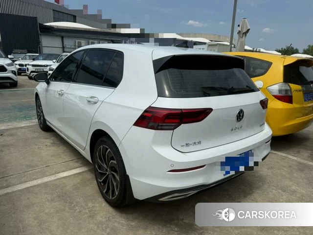 Volkswagen Golf 2023 Белый из Китая, фото 4