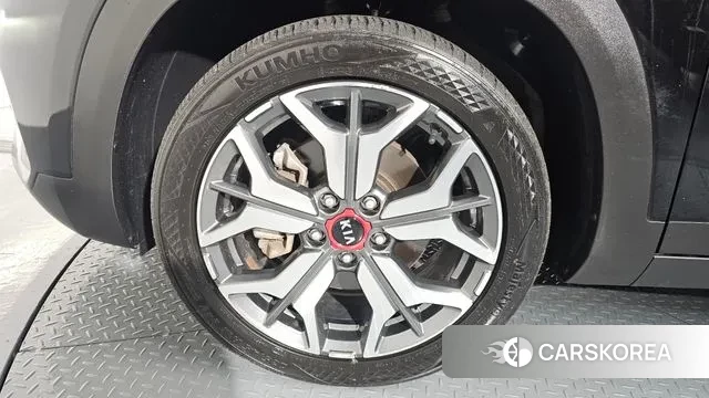 Kia Seltos id 3395638 из Кореи 14