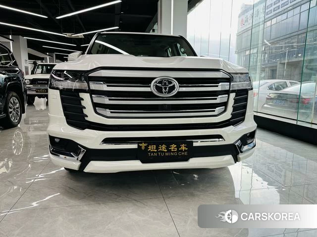 Toyota Land Cruiser (imported) 2024 Белый из Китая, фото 4