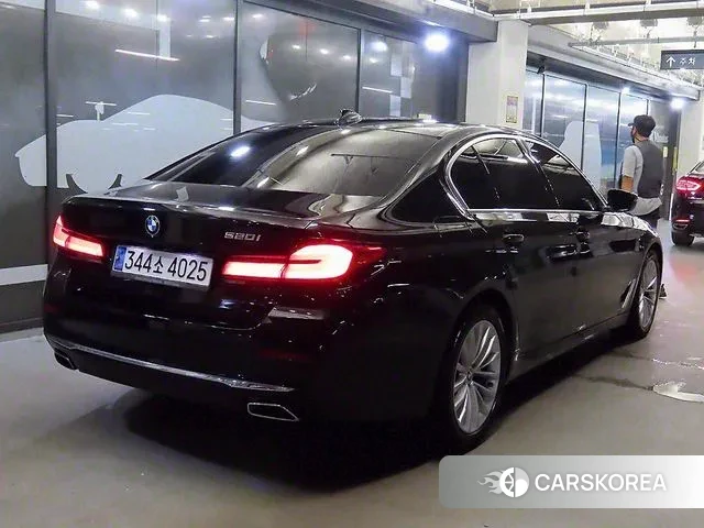 BMW 5 Series (G30) id 3350189 из Кореи 14