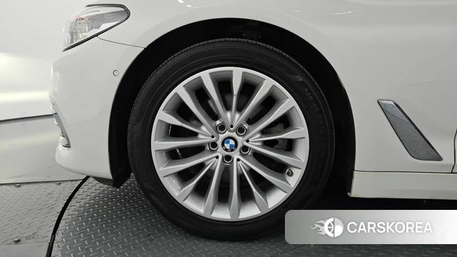 BMW 5 Series (G30) id 4268591 из Кореи 26