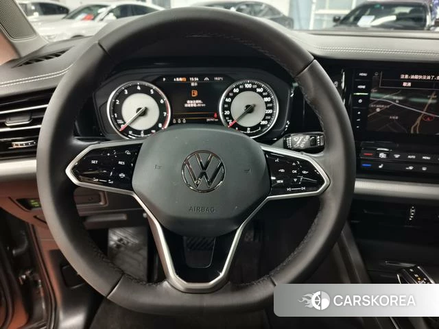 Volkswagen Touareg id 4190422 из Китая 15