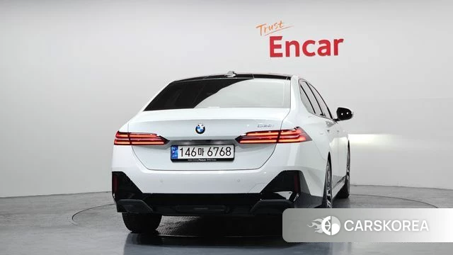 BMW 5 Series (G60) id 3896726 из Кореи 14