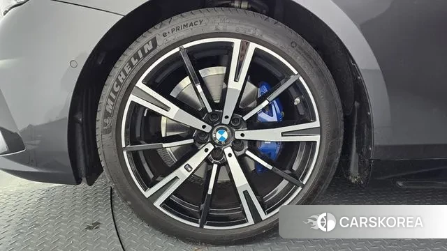 BMW 5 Series (G60) id 3653996 из Кореи 14