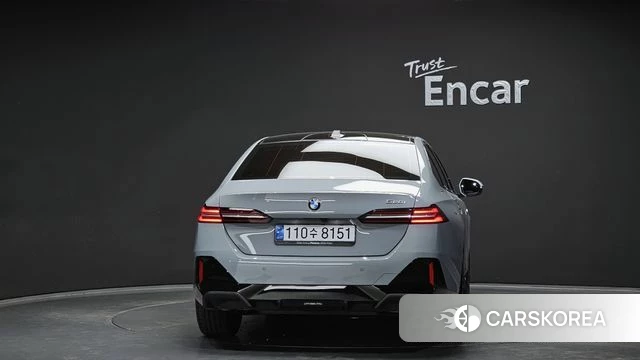 BMW 5 Series (G60) id 3963510 из Кореи 14