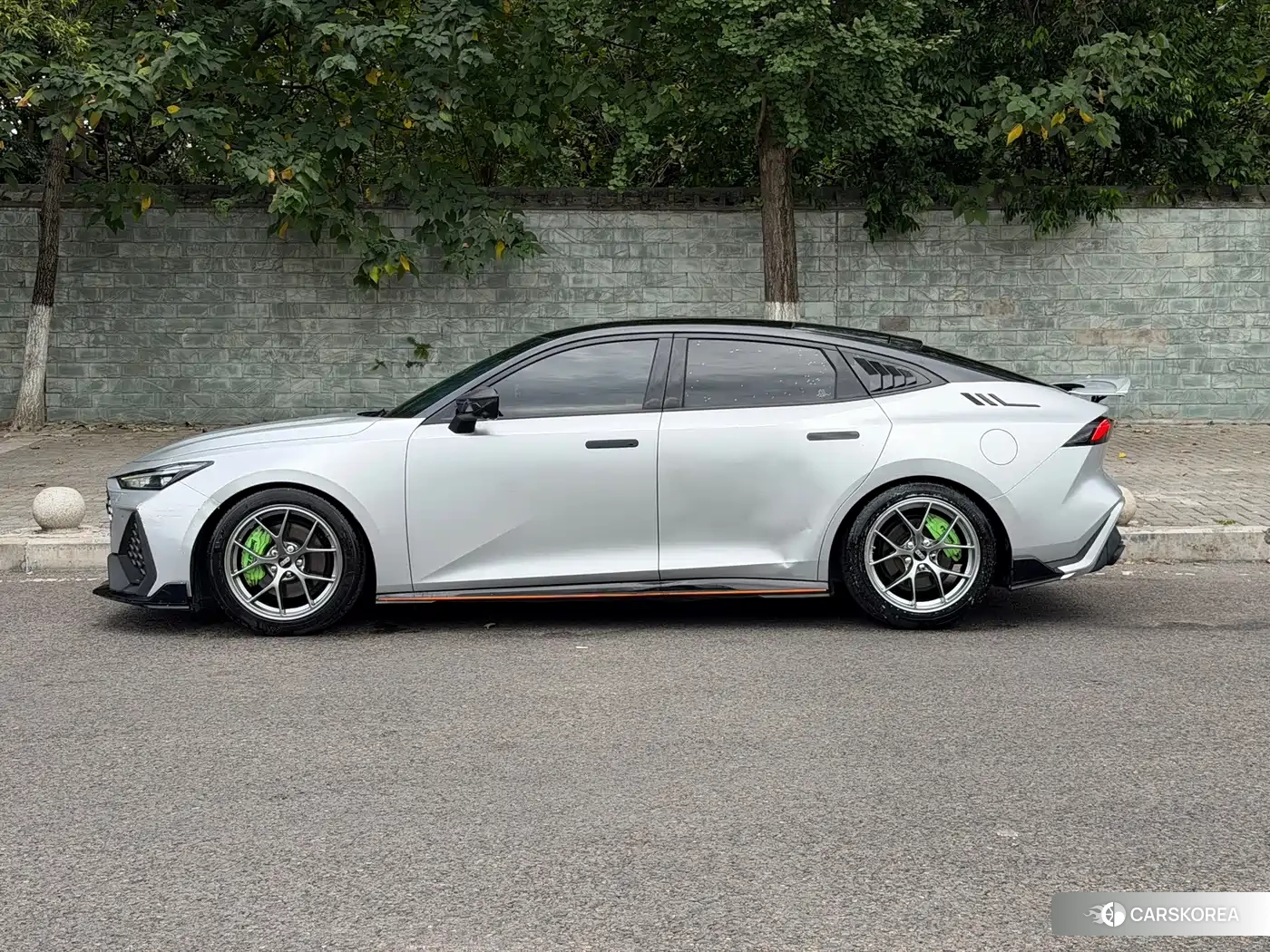 Chang'an UNI-V 2024 Silver/gray из Китая, фото 4