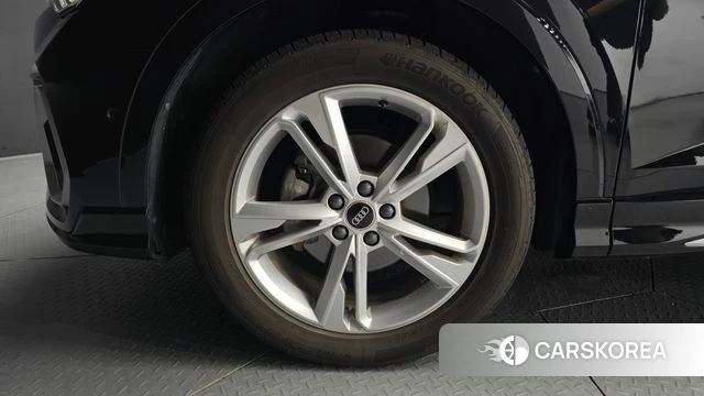 Audi Q3 (F3) id 4650653 из Кореи 29