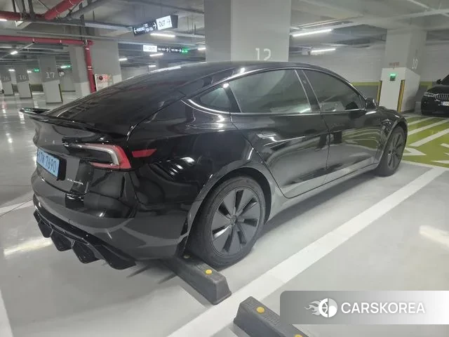 Tesla Model 3 2024 Черный из Кореи, фото 4