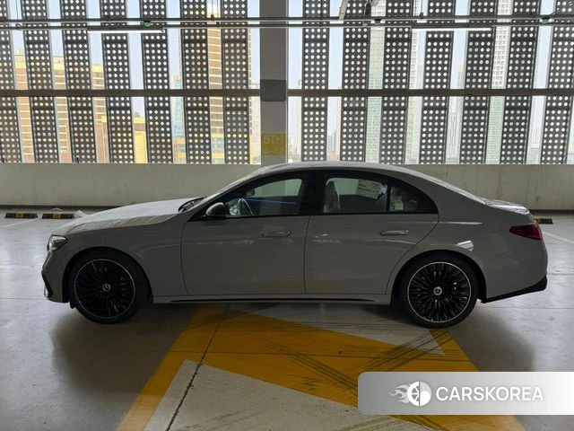 Mercedes-Benz E-Class W214 2026 Цвет галактики из Кореи, фото 4