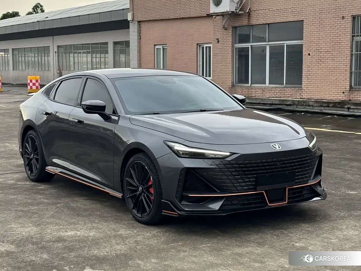 Chang'an Changan UNI-V 2023 Silver/gray из Китая, фото 4