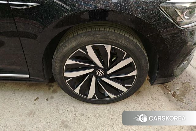Volkswagen Passat id 4255919 из Китая 11