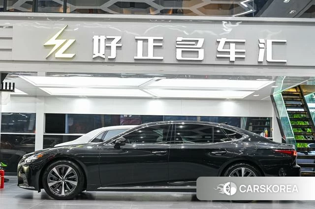 Lexus LS id 4273976 из Китая 14