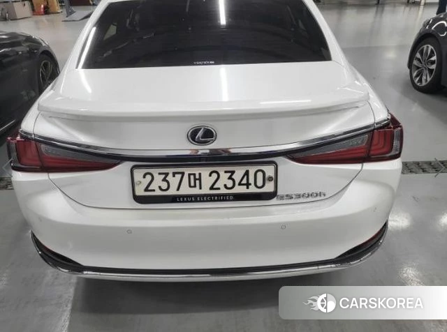 Lexus ES300h 7th generation 2023 Белый из Кореи, фото 6