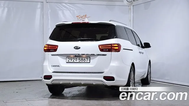 Kia The New Carnival id 2396936 из Кореи 14