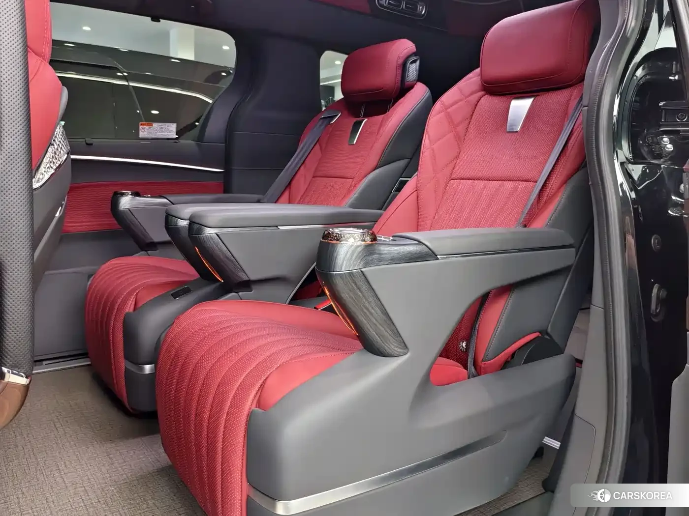 Toyota Granvia 2026 Черный из Китая, фото 6