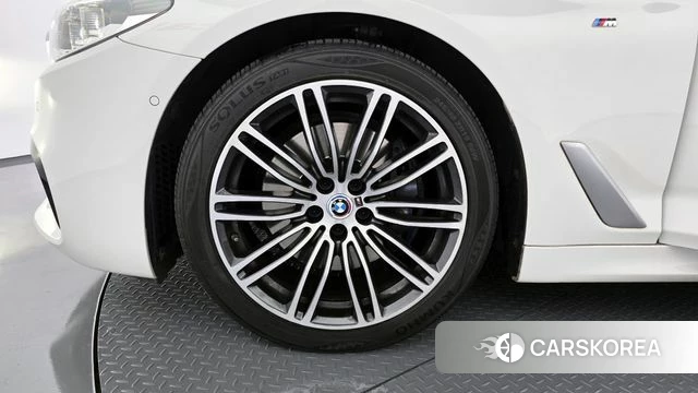 BMW 5 Series (G30) id 3893785 из Кореи 14