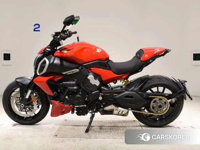 Проданный Ducati DIAVEL V4 2023 из Японии